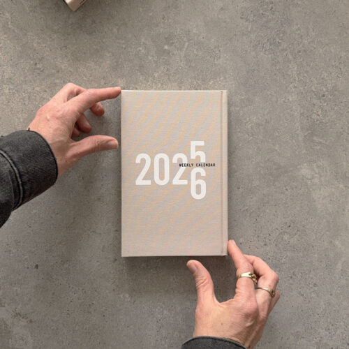 ⁦יומן שבועי KARINITI 2025-2026 אפור⁩ – תמונה ⁦8⁩