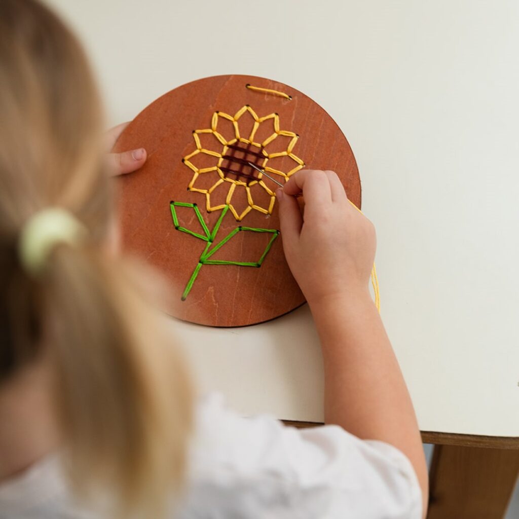 רקמה על עץ צמחים – תמונה 9